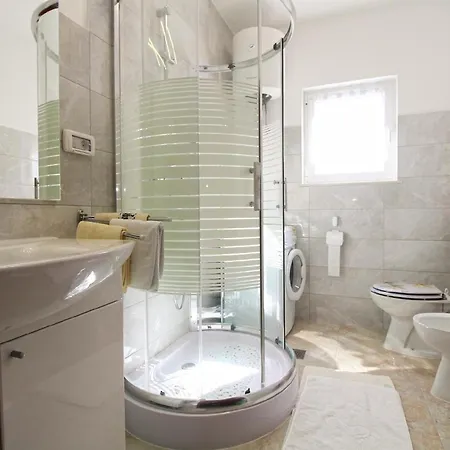 Apartment Fuer 4 Personen Ca 86 Qm In Rovinj-cocaletto, Istrien Istrische Riviera